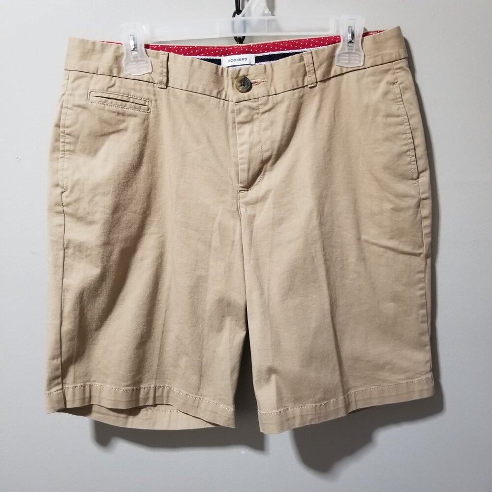 Docker's Low Rise Curvy Khaki Shorts 10